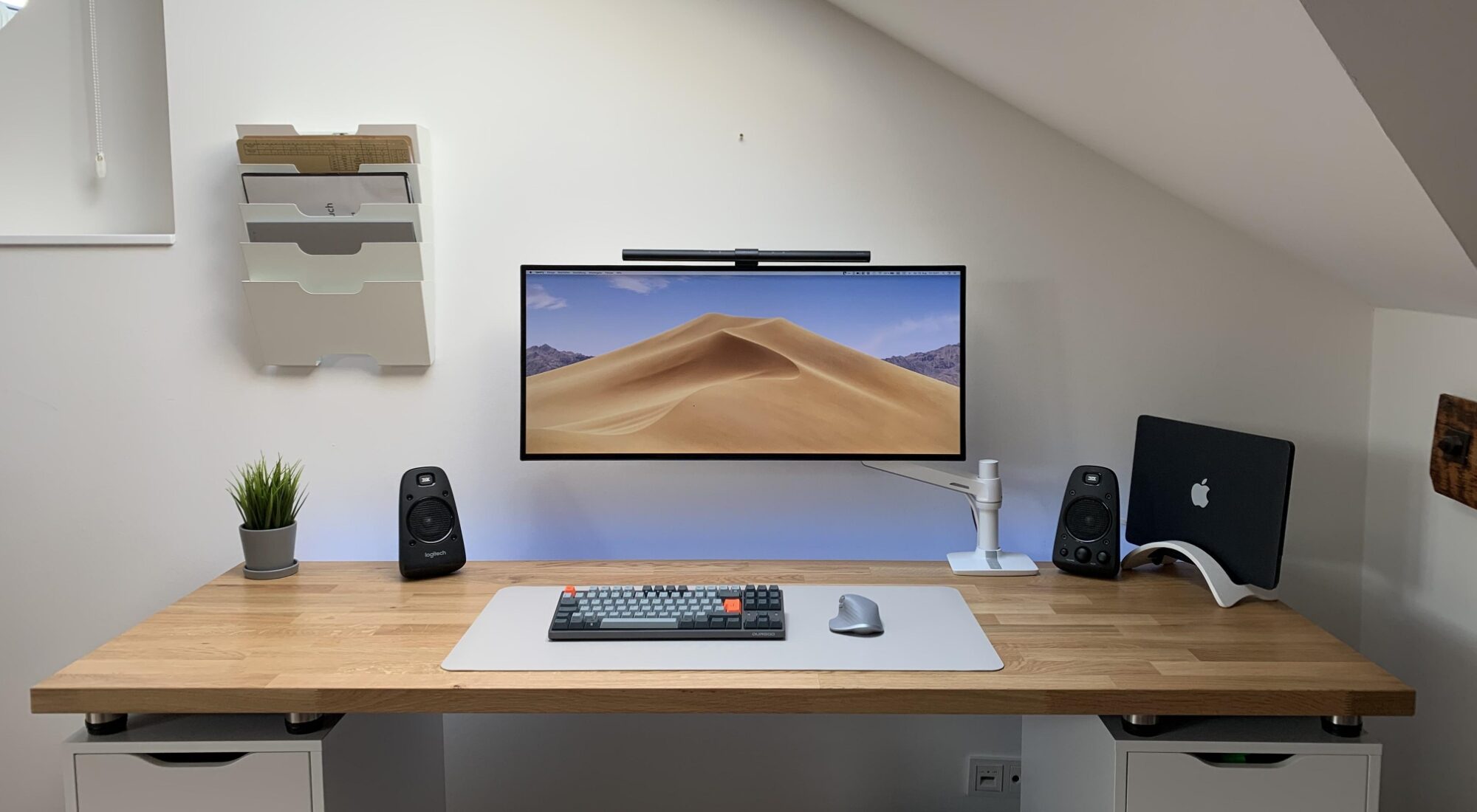 Unbelievable Ikea Office Desk Setup That Has Been Trending On Reddit Minimal Desk Setups