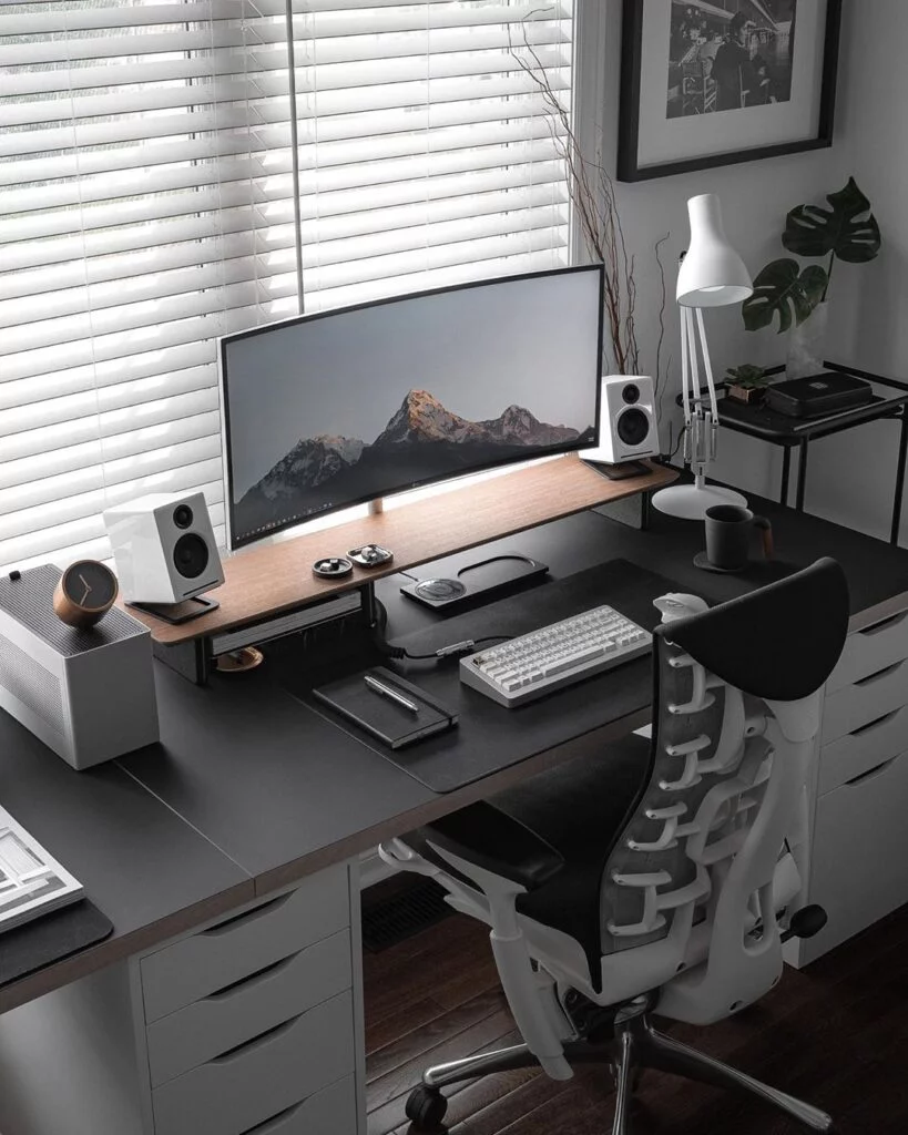 The Ultimate Setup with IKEA Desk for gaming - Minimal Desk Setups