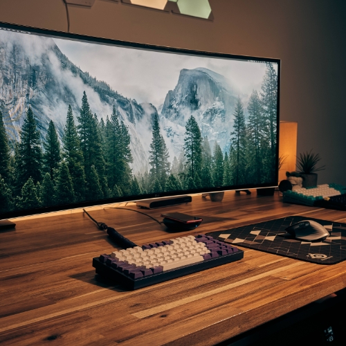 Why You Need a Monitor Screen Light for your Desk Setup 