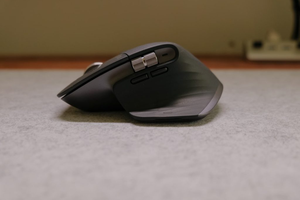 Logitech MX Master 3 Review - Minimal Desk Setups