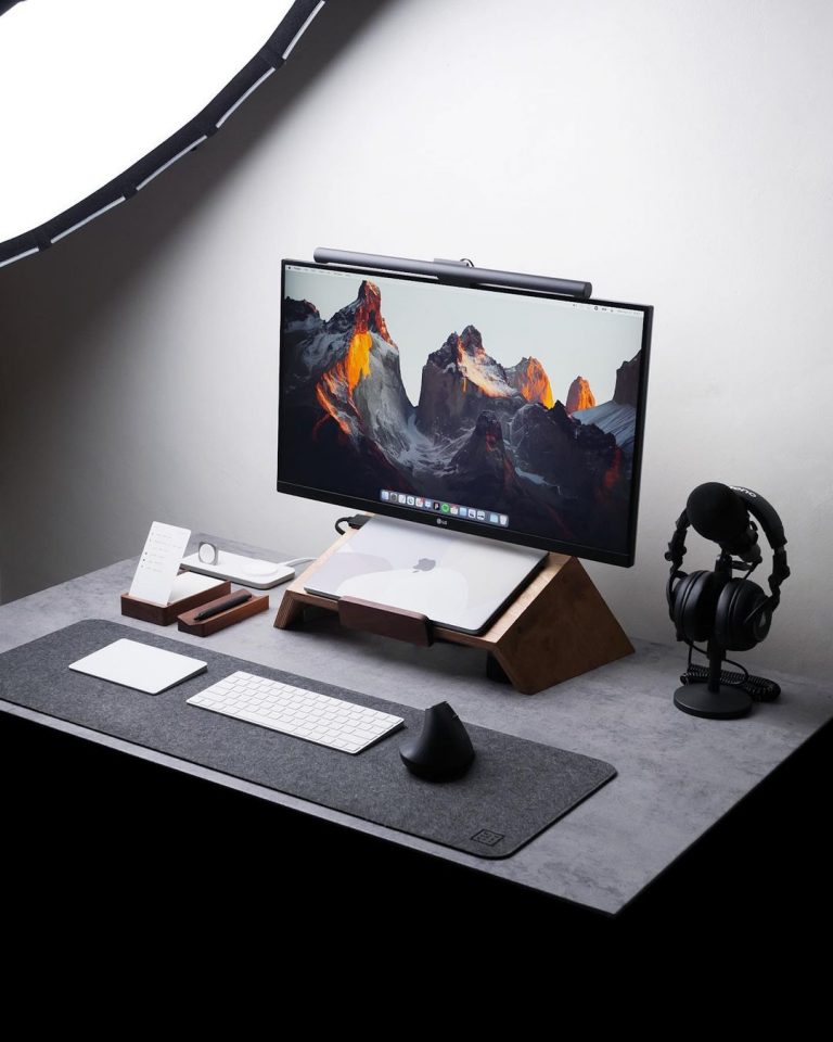 Desk Pad by Minimal Desk Setups
