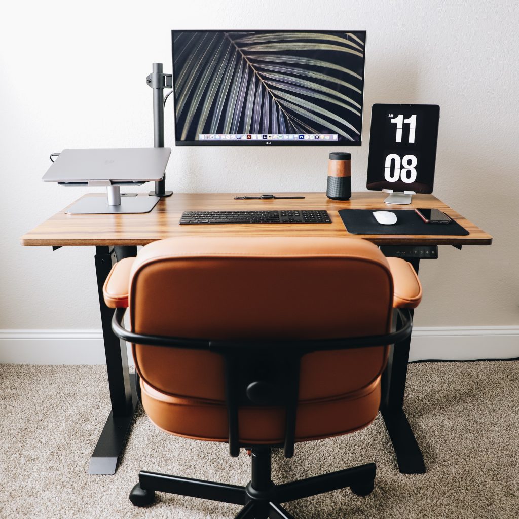 How I Designed A Super Productive Desk Setup – Ugmonk